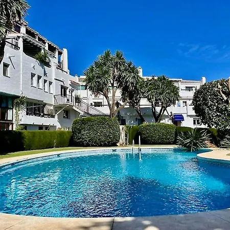 Hermosa Casita De Pueblo Con Piscina En